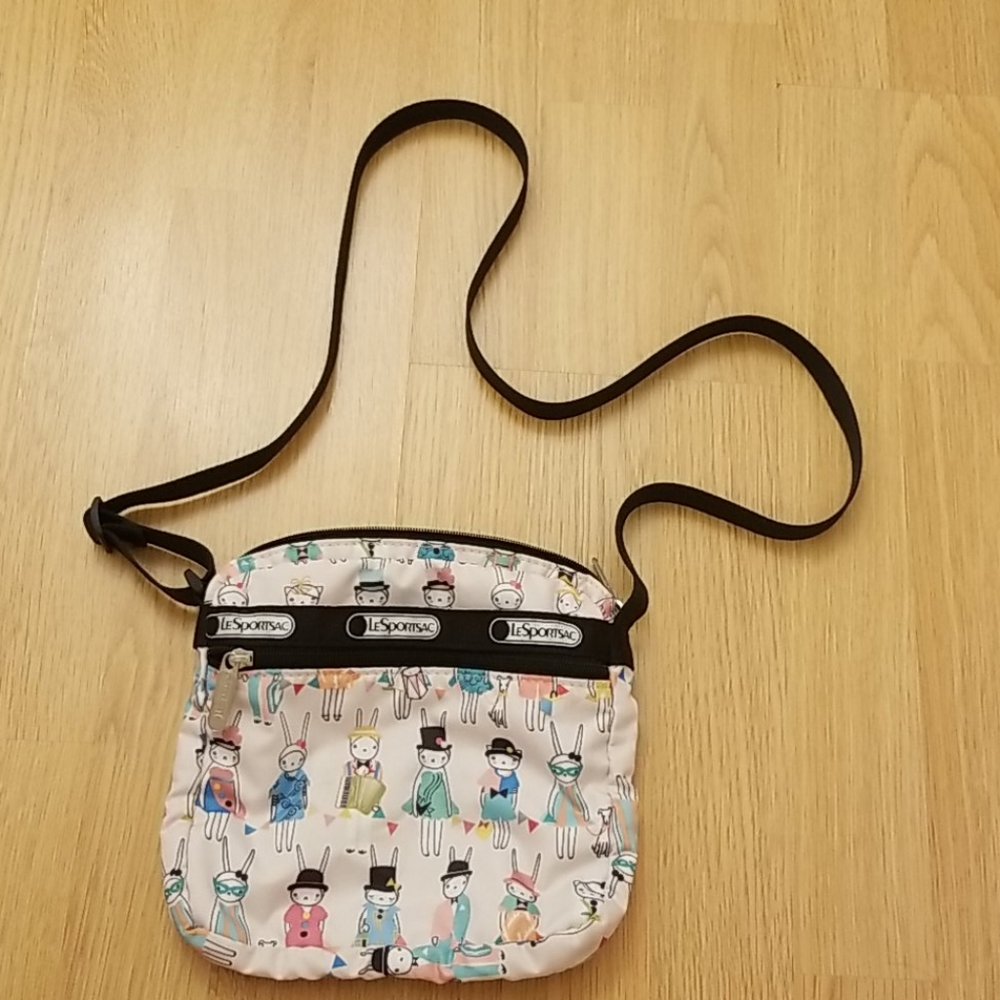 LeSportsac